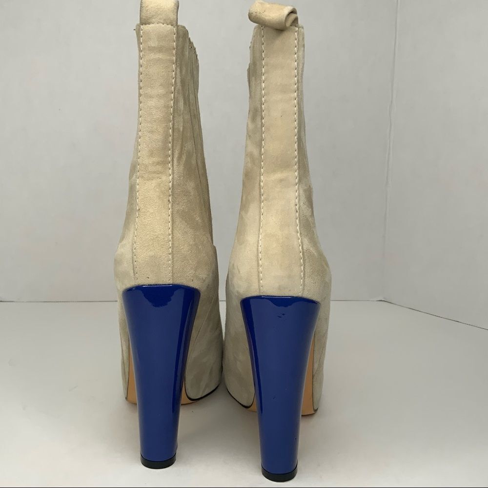 CARVEN high heel suede booties. - Picture 9 of 12